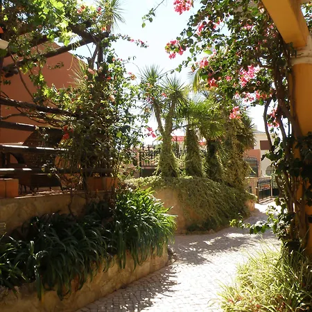 D. Dinis - Charming (adults Only) Affittacamere