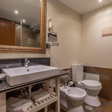 D. Dinis - Charming (adults Only) 2* Lagos