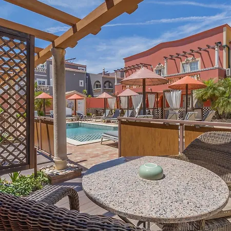 D. Dinis - Charming (adults Only) Gæstehus 4*