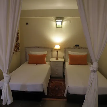 D. Dinis - Charming (adults Only) Lagos