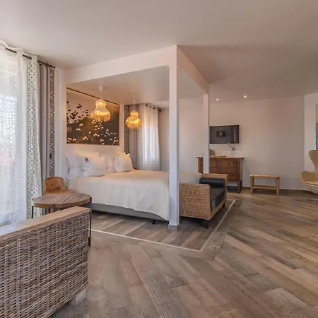 D. Dinis - Charming (adults Only)